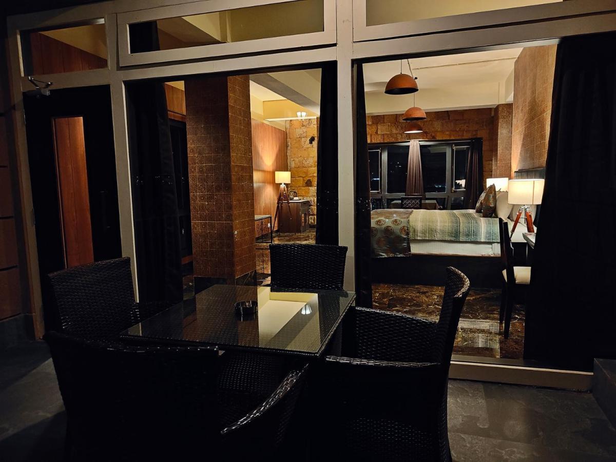 Hotel Acropolis Шиллонг Экстерьер фото
