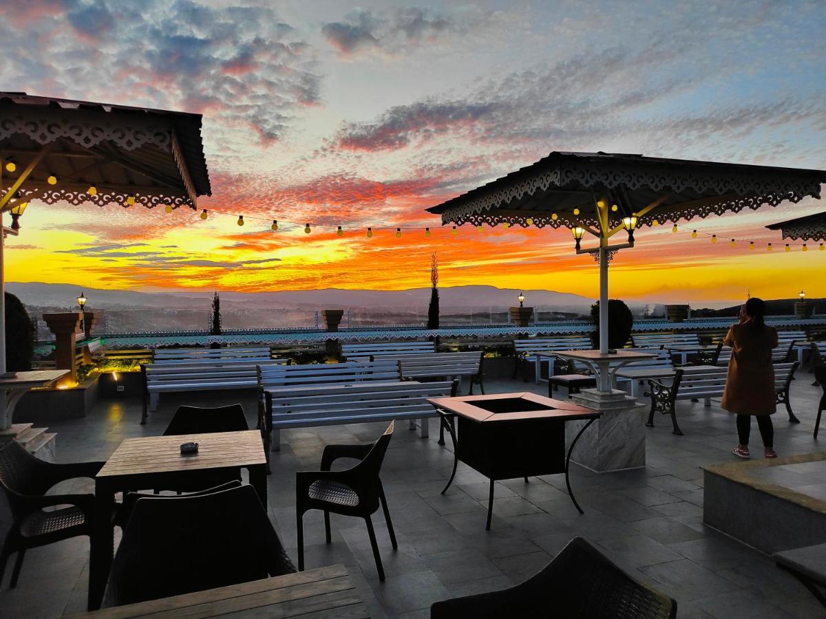 Hotel Acropolis Шиллонг Экстерьер фото
