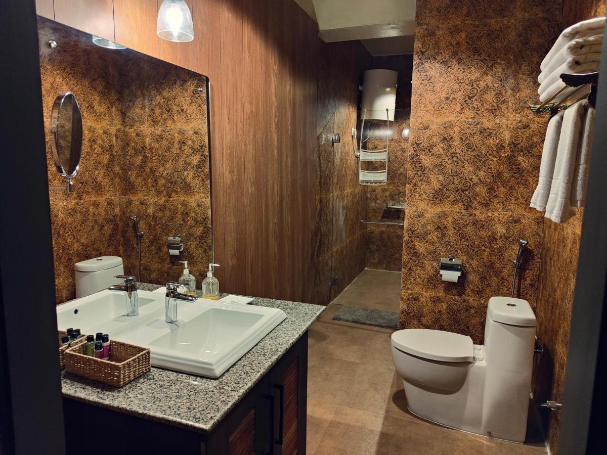 Hotel Acropolis Шиллонг Экстерьер фото