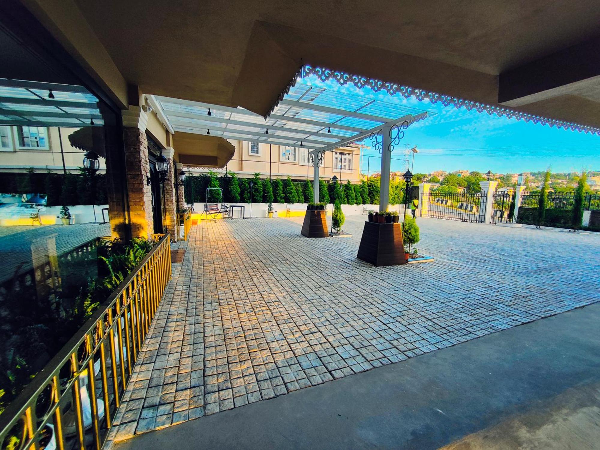 Hotel Acropolis Шиллонг Экстерьер фото