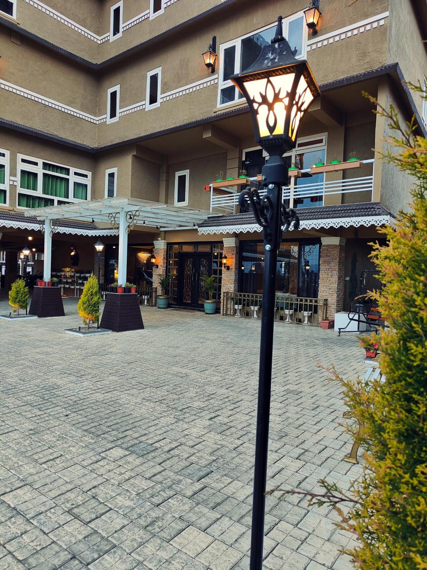 Hotel Acropolis Шиллонг Экстерьер фото